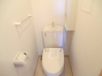 コンパクトで使いやすいトイレです