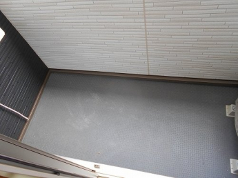 外からの目が気にならないバルコニーで洗濯物が干せます