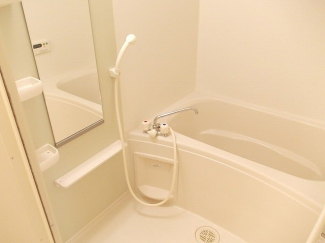日々の疲れを癒すお風呂付です