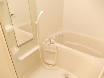 日々の疲れを癒すお風呂付です