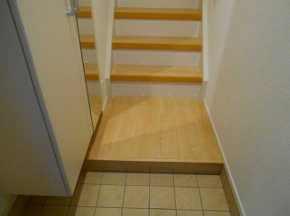 収納もある玄関です