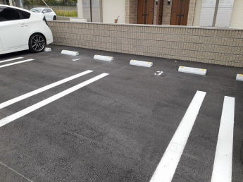 駐車場があるので、車を買う予定の方も安心です