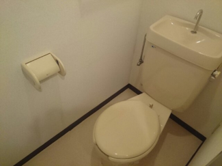 ゆったりとした空間のトイレです