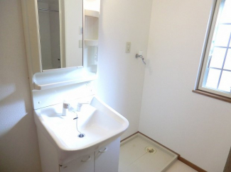 忙しい朝には欠かせない洗面所です