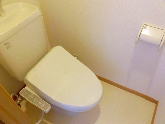 シンプルで使いやすいトイレです