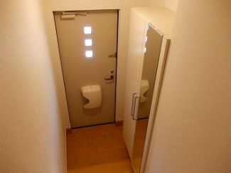 明るい玄関です