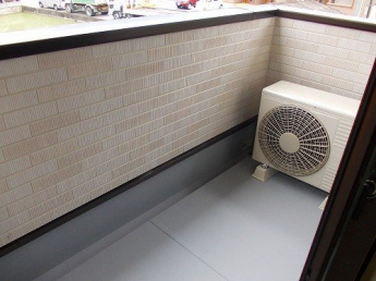 外からの目が気にならないバルコニーで洗濯物が干せます