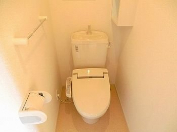 コンパクトで使いやすいトイレです