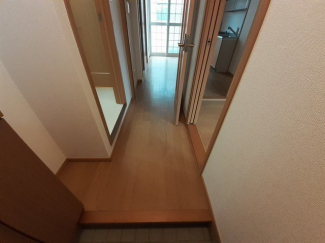 毎日通る玄関はこちらです