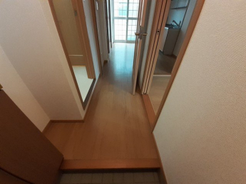 毎日通る玄関はこちらです