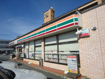 セブンイレブン姫路岡田店まで636ｍ