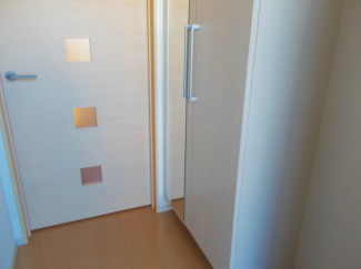 落ち着いた玄関です