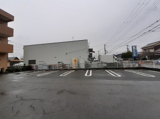 駐車場に車を止められます
