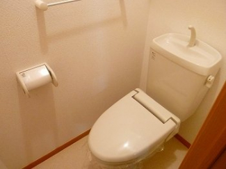 清潔感のあるトイレです