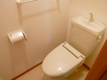 清潔感のあるトイレです