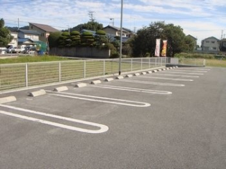 車をお持ちの方に嬉しい駐車場付きの物件です