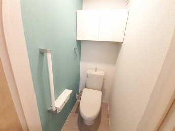 清潔感のあるトイレです