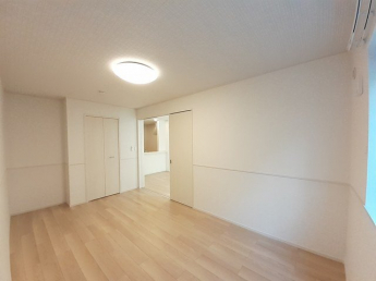 内装は落ち着いています