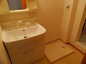 明るい洗面所です