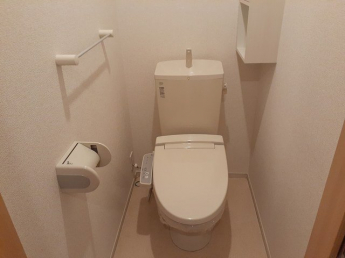 コンパクトで使いやすいトイレです