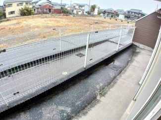 お洗濯にも便利なバルコニー付き