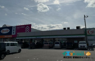 ファミリーマート新居浜川東店まで409m