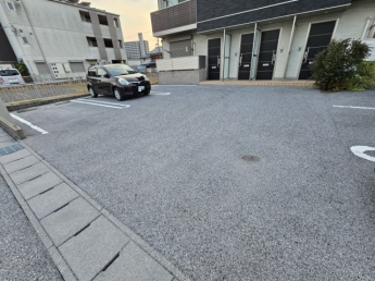 【駐車場】