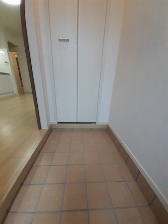 明るい玄関です
