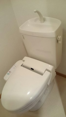 清潔感のあるトイレです