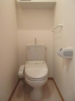 ゆったりとした空間のトイレです