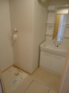 明るい洗面所です