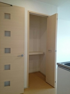 明るい色調の室内です
