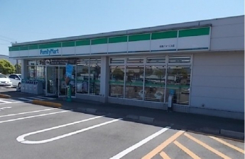 ファミリーマート北条バイパス店まで600m