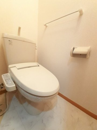 コンパクトで使いやすいトイレです