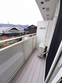 お洗濯にも便利なバルコニー付き
