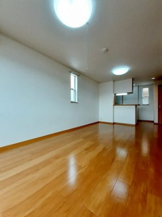 内装は落ち着いています