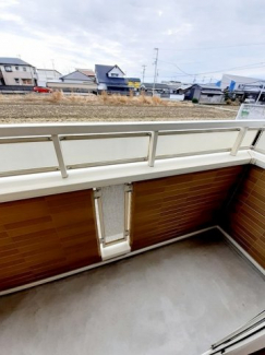 開放的で明るい空間を演出してくれるバルコニーです