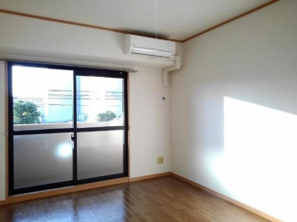 明るい室内です