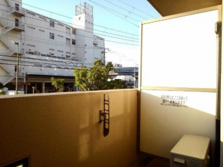 お洗濯にも便利なバルコニー付き