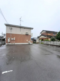 駐車場があるので、車を買う予定の方も安心です