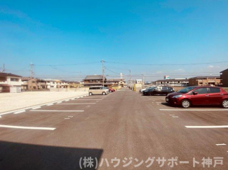 【駐車場】