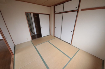 【寝室】