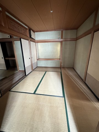 落ち着いた雰囲気の和室付きです