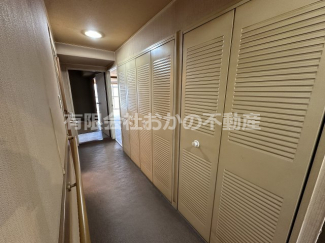 内装は落ち着いています