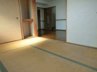 ゆったりとくつろげる和室です