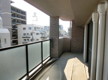 広々としたバルコニーです