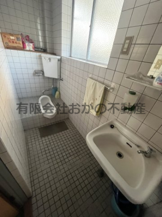 コンパクトで使いやすいトイレです