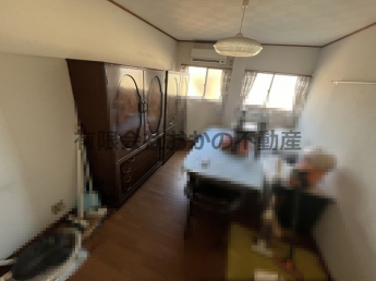 コンパクトで使いやすい洋室です