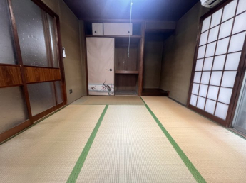 和室ならではの温かな和の空間で寛ぎの時間を過ごせます