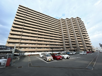 落ち着いた雰囲気の外観です